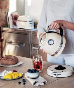 KitchenAid Bouilloire 1.5l Crème En Métal Beige -Chef&Sommelier-boutique bouilloire 1 5l creme en metal beige 2