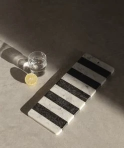 RNT By Really Nice Things Planche à Découper Marbre Blanc Et Noir -Chef&Sommelier-boutique planche a decouper marbre blanc et noir 1