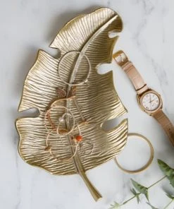 Artesa Plat De Service En Forme De Feuille En Aluminium Doré -Chef&Sommelier-boutique plat de service en forme de feuille en aluminium dore 3