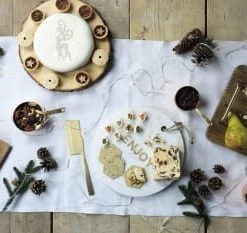 Artesa Plateau De Fromage Ronde Avec Ecriture En Marbre Blanc&doré 11 Artesa Plateau De Fromage Ronde Avec Ecriture En Marbre Blanc&doré -Chef&Sommelier-boutique plateau de fromage ronde avec ecriture en marbre blanc dore 3